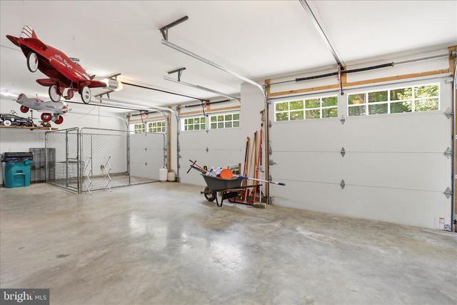 3310 HAWKS HILL LN, Keedysville, MD 21756