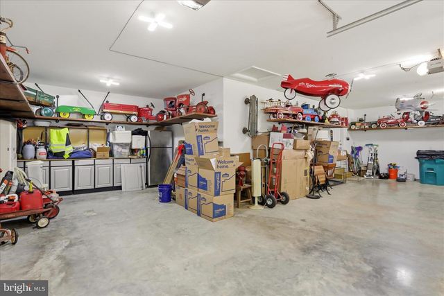 3310 HAWKS HILL LN, Keedysville, MD 21756