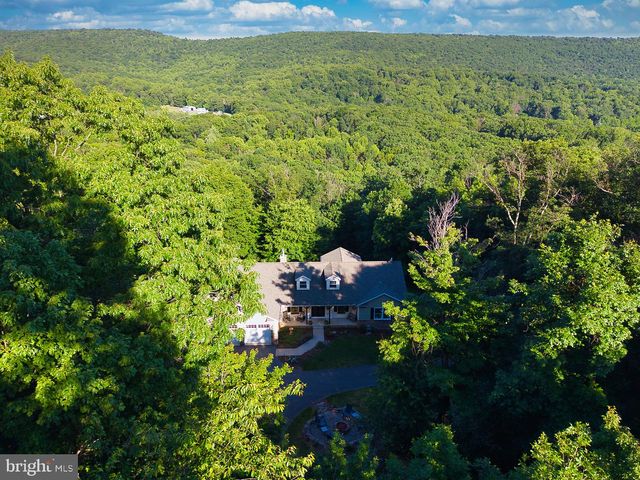3310 HAWKS HILL LN, Keedysville, MD 21756