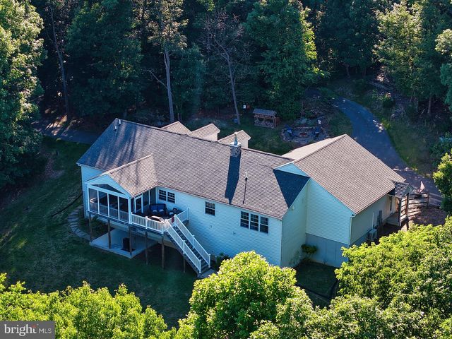 3310 HAWKS HILL LN, Keedysville, MD 21756