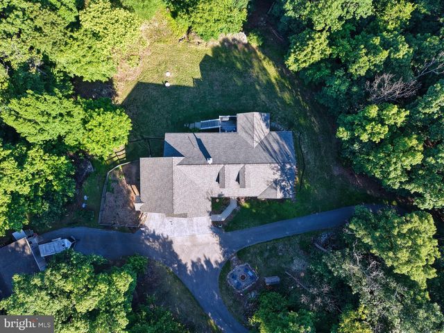3310 HAWKS HILL LN, Keedysville, MD 21756
