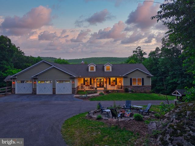 3310 HAWKS HILL LN, Keedysville, MD 21756