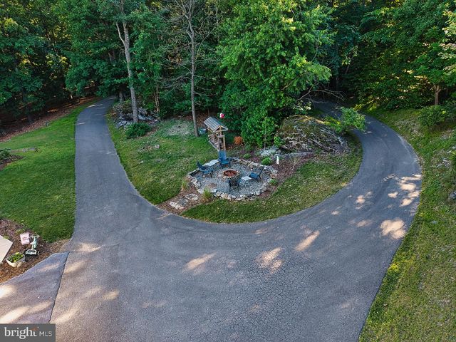 3310 HAWKS HILL LN, Keedysville, MD 21756