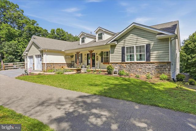 3310 HAWKS HILL LN, Keedysville, MD 21756