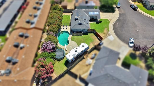 777 W Indianapolis Avenue, Clovis, CA 93612