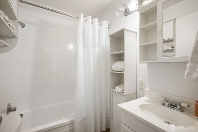 2014 SW 152nd Street, Burien, WA 98166