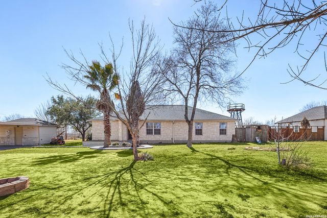 18181 Senior Rd, Von Ormy, TX 78073