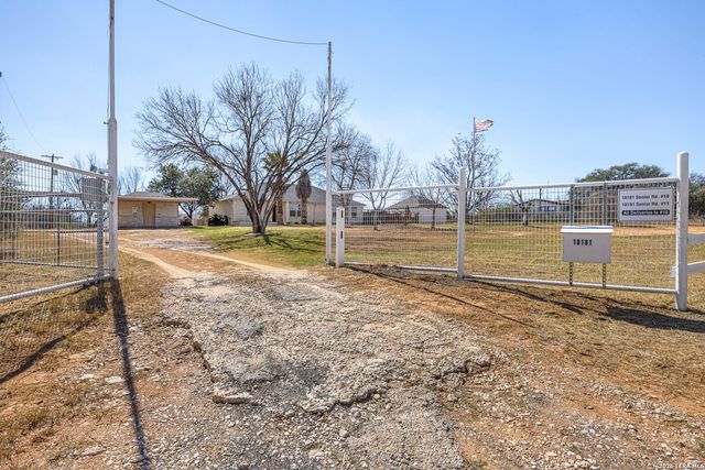 18181 Senior Rd, Von Ormy, TX 78073