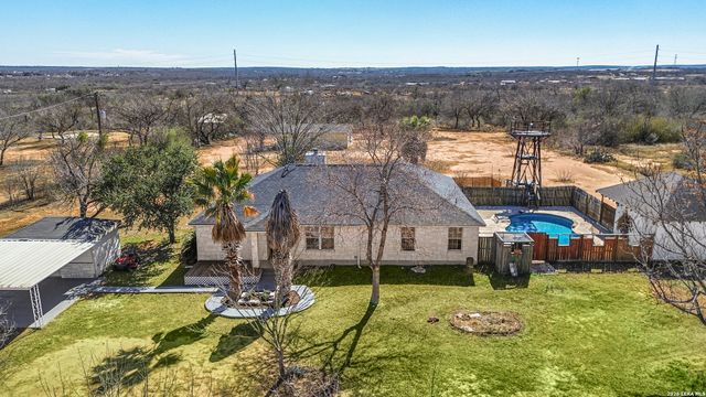 18181 Senior Rd, Von Ormy, TX 78073