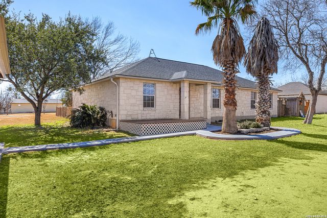18181 Senior Rd, Von Ormy, TX 78073