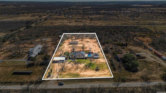 18181 Senior Rd, Von Ormy, TX 78073
