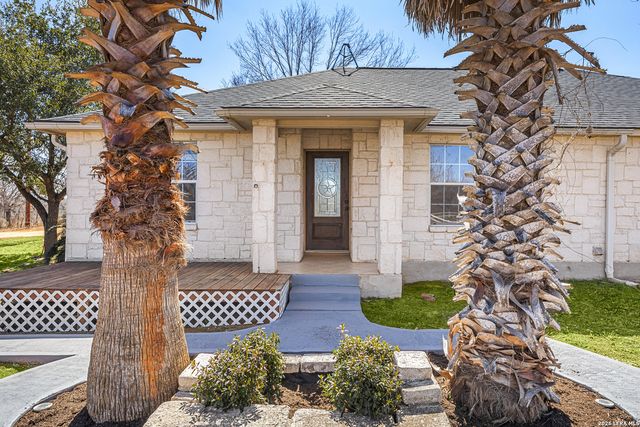 18181 Senior Rd, Von Ormy, TX 78073