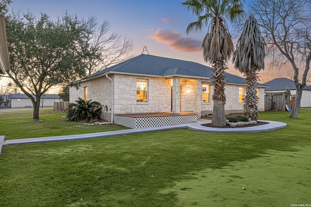 18181 Senior Rd, Von Ormy, TX 78073