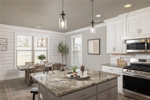 8100 Santa Clara Avenue, Springdale, AR 72762