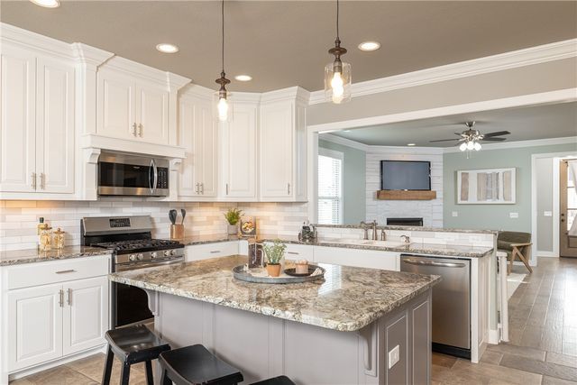 8100 Santa Clara Avenue, Springdale, AR 72762