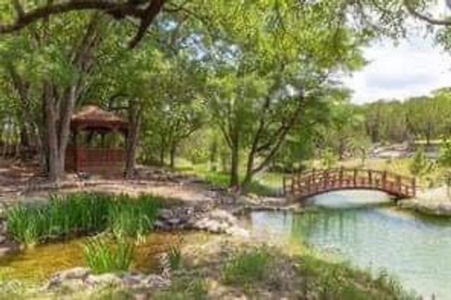 699 Hillview CIR, Dripping Springs, TX 78620
