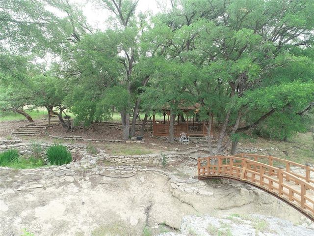 699 Hillview CIR, Dripping Springs, TX 78620