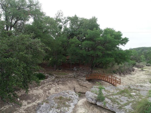 699 Hillview CIR, Dripping Springs, TX 78620