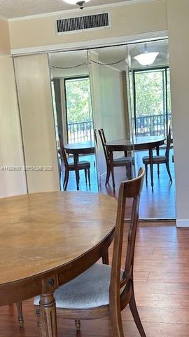 3401 N Country Club Dr 207, Aventura, FL 33180