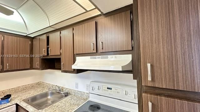 3401 N Country Club Dr 207, Aventura, FL 33180