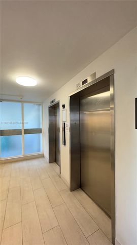 3401 N Country Club Dr 207, Aventura, FL 33180