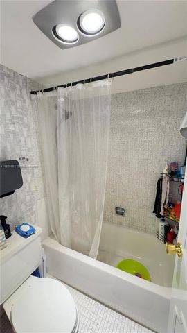 3401 N Country Club Dr 207, Aventura, FL 33180