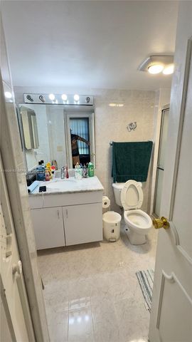 3401 N Country Club Dr 207, Aventura, FL 33180