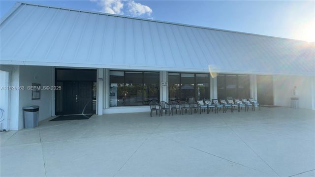 3401 N Country Club Dr 207, Aventura, FL 33180