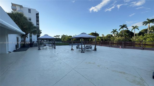 3401 N Country Club Dr 207, Aventura, FL 33180