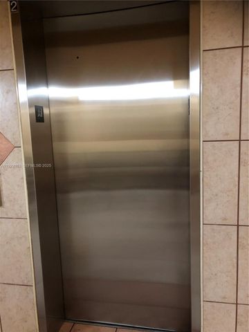 3401 N Country Club Dr 207, Aventura, FL 33180