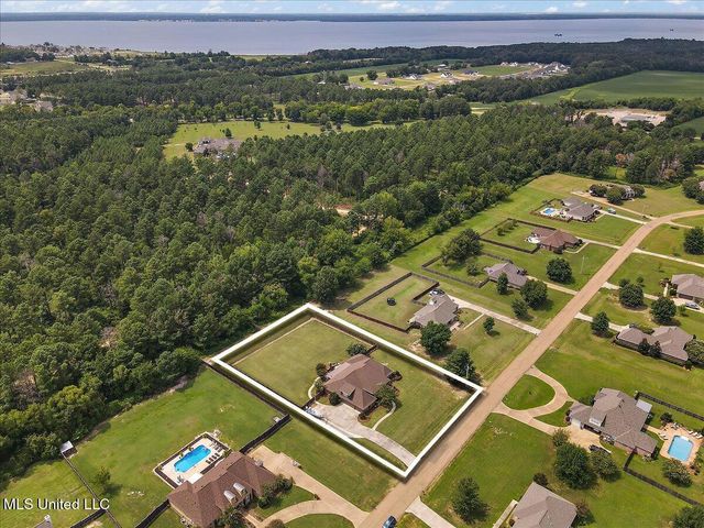 216 Meadowlands Drive, Brandon, MS 39047