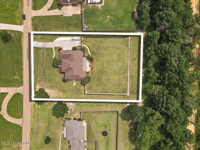 216 Meadowlands Drive, Brandon, MS 39047