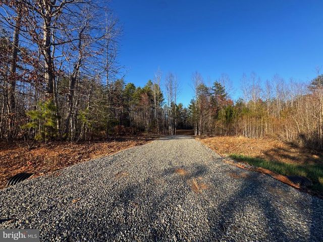 541 EQUESTRIAN LANDING TRL, Bumpass, VA 23024