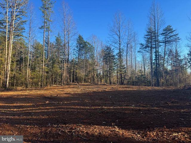 541 EQUESTRIAN LANDING TRL, Bumpass, VA 23024