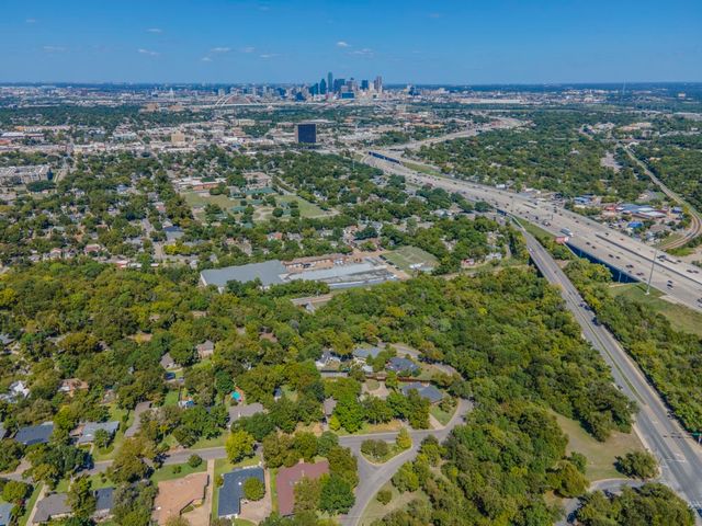 200 N Manus Drive, Dallas, TX 75224