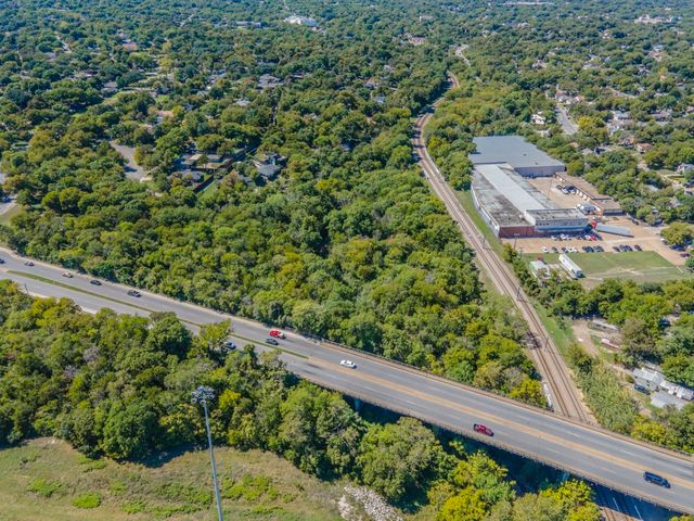 200 N Manus Drive, Dallas, TX 75224