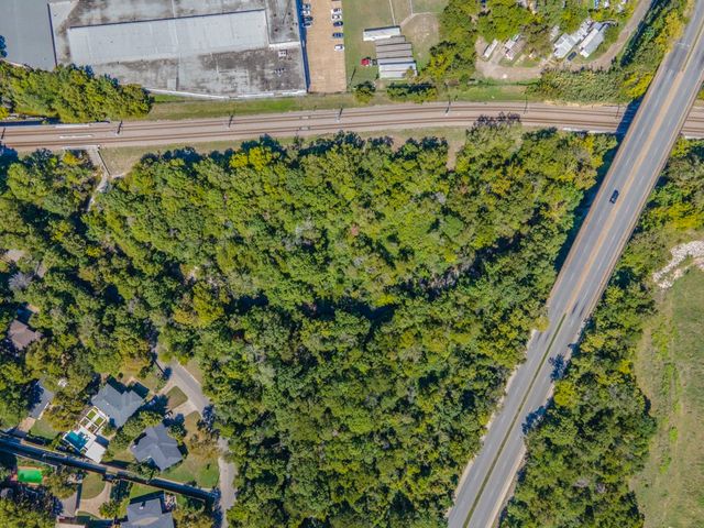 200 N Manus Drive, Dallas, TX 75224