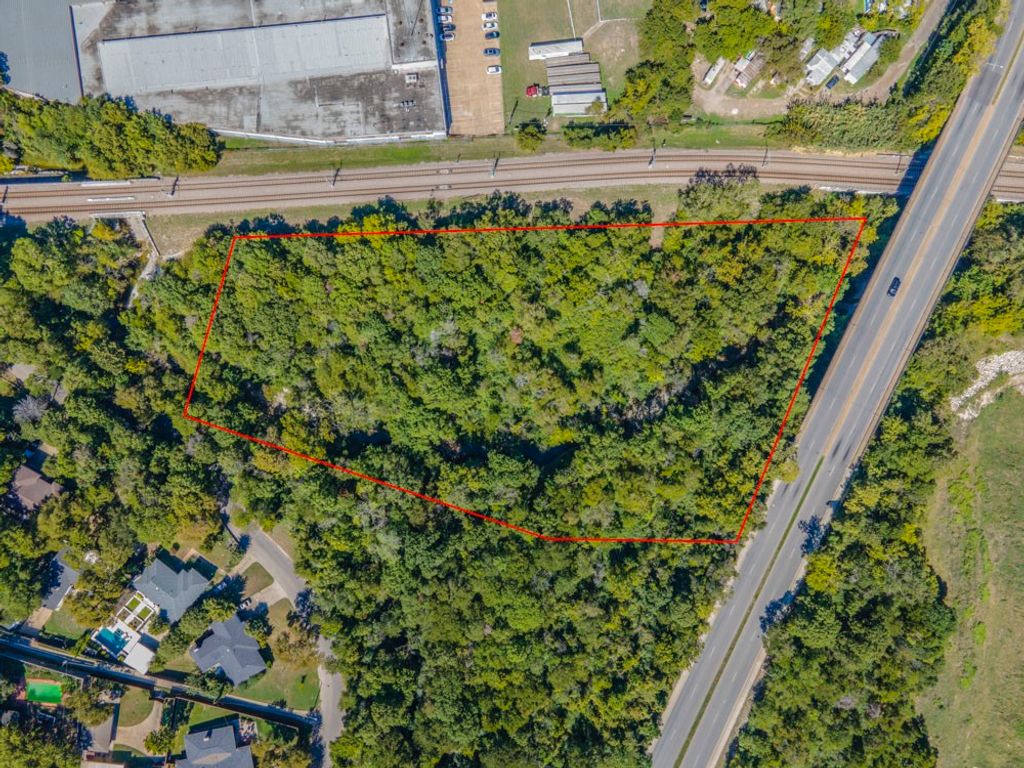 200 N Manus Drive, Dallas, TX 75224