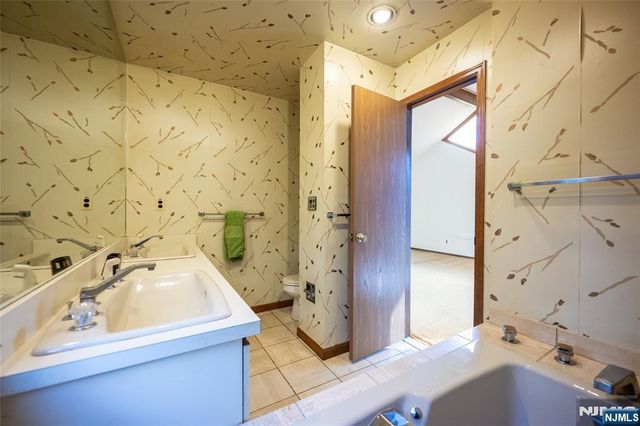 17 Village Way 7, Vernon, NJ 07462