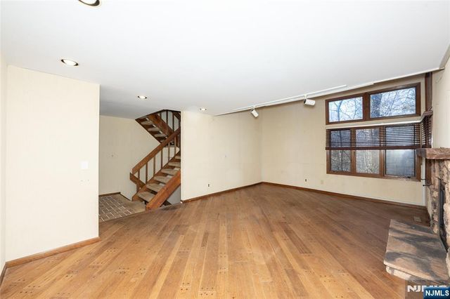 17 Village Way 7, Vernon, NJ 07462