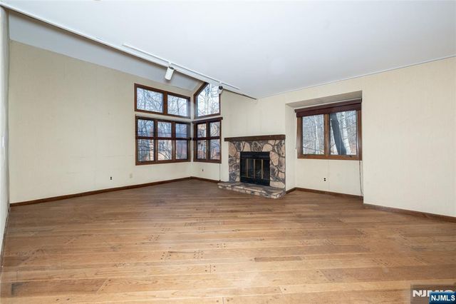 17 Village Way 7, Vernon, NJ 07462