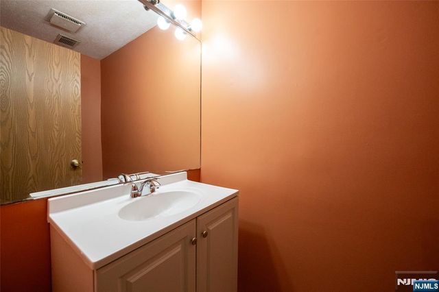 17 Village Way 7, Vernon, NJ 07462