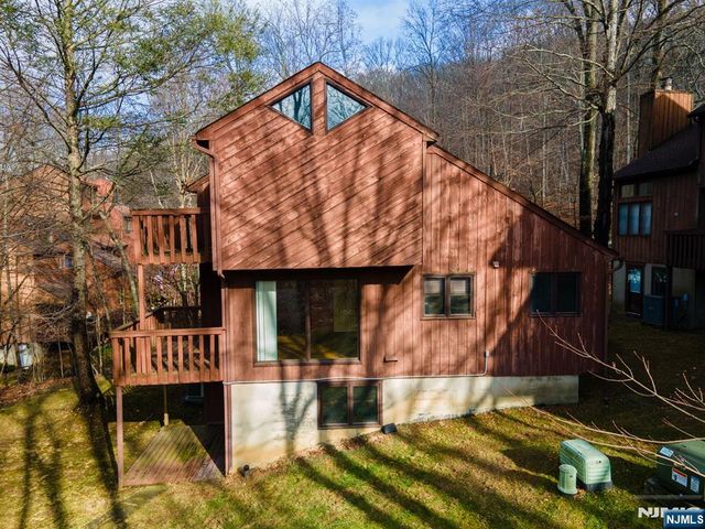 17 Village Way 7, Vernon, NJ 07462