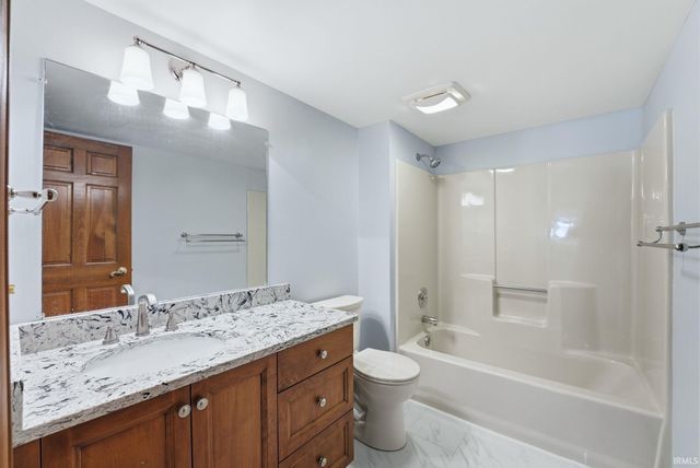 7215 Wintergreen Drive, Fort Wayne, IN 46814