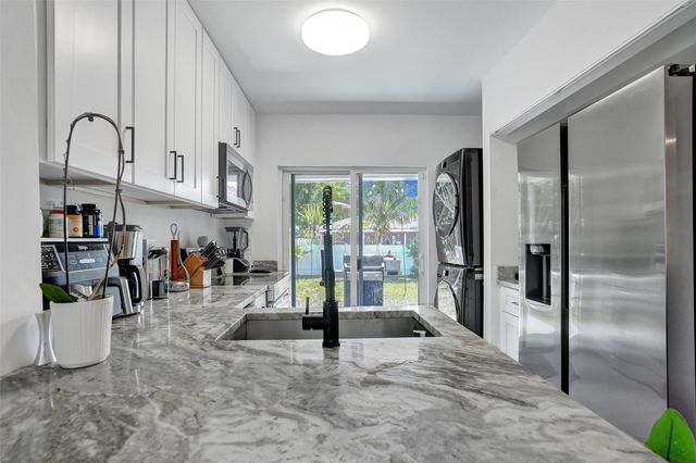 1590 NW 7th Lane, Pompano Beach, FL 33060