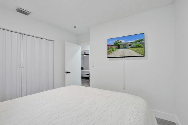 1590 NW 7th Lane, Pompano Beach, FL 33060