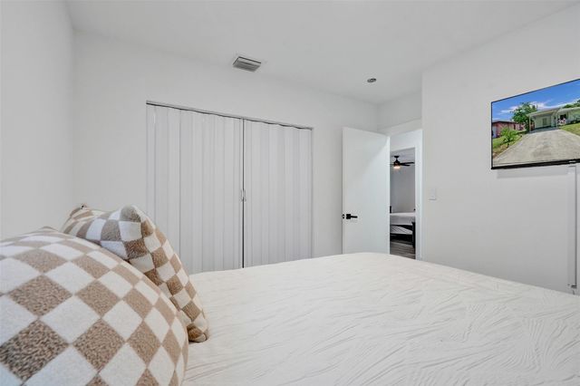 1590 NW 7th Lane, Pompano Beach, FL 33060