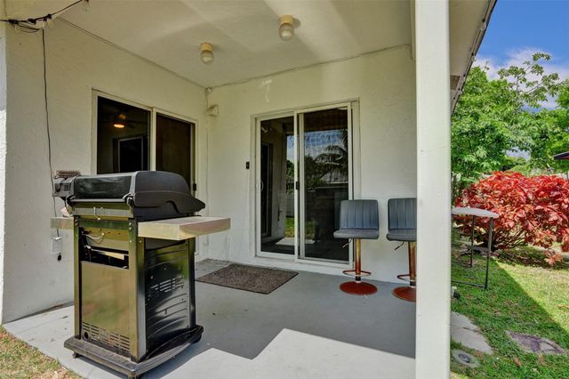 1590 NW 7th Lane, Pompano Beach, FL 33060
