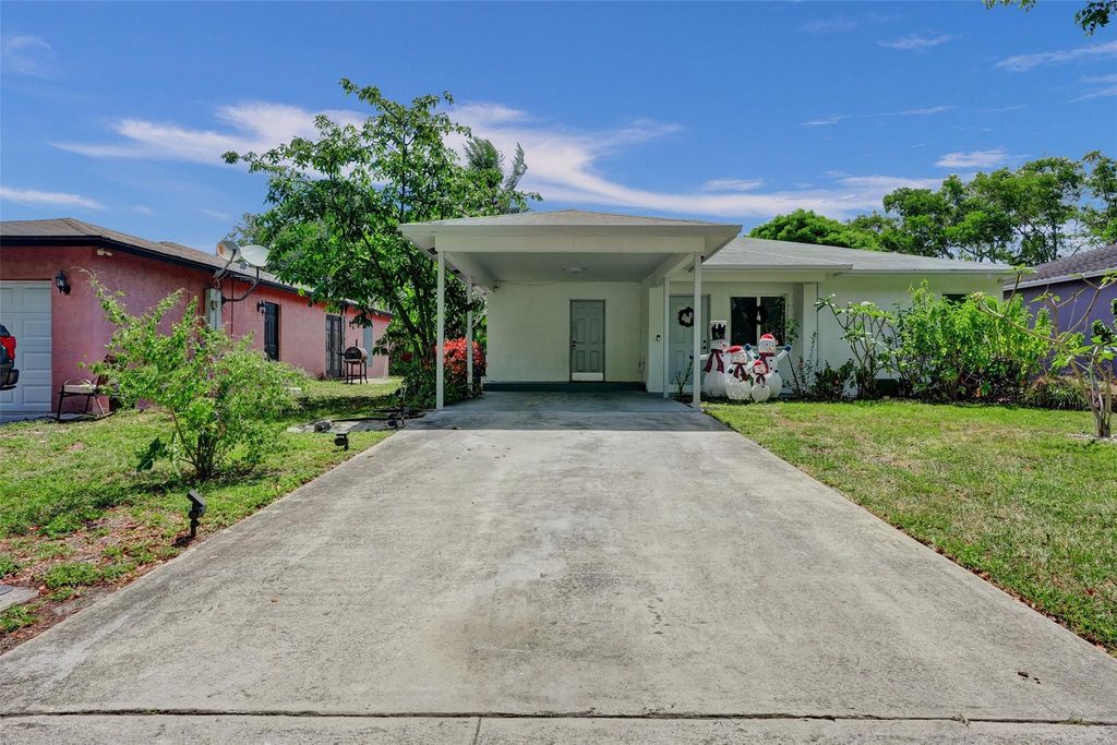 1590 NW 7th Lane, Pompano Beach, FL 33060