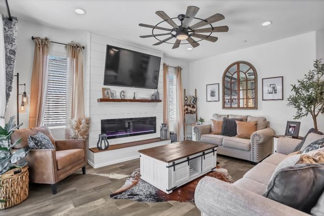 4433 Oak Knoll Road, Madera, CA 93636
